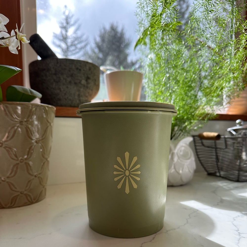 Vintage Tupperware Avocado Green Canister 811-3 with Starburst Lid 812-7